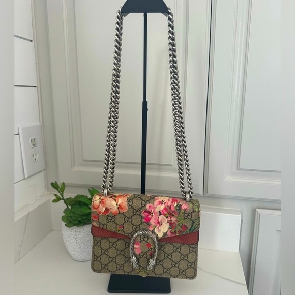 Gucci Dionysus GG Supreme . Small. Shoulder /Crossbody Bag 8”x7”x2” - Picture 5 of 15